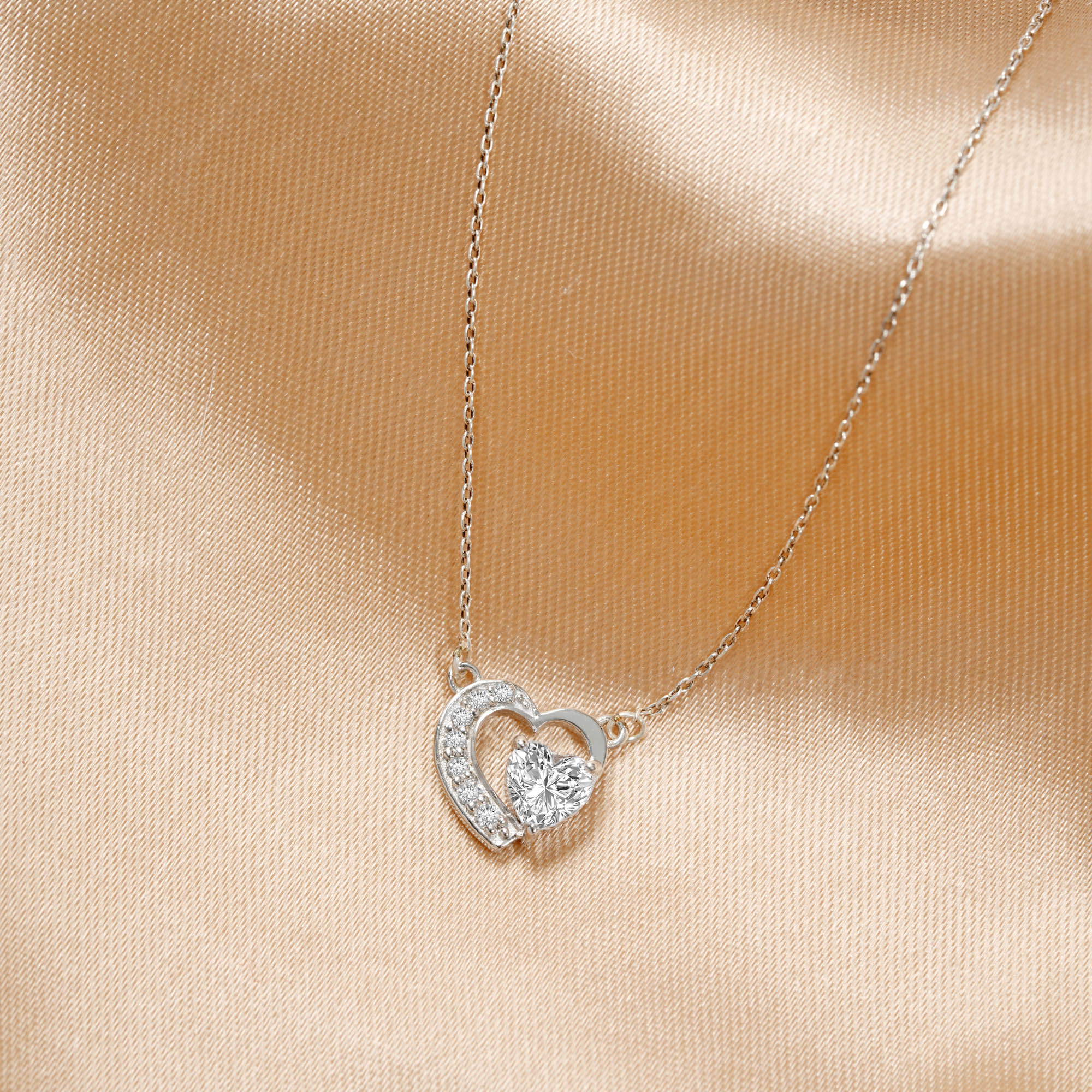 ISEHRA Whispered Heart Sterling Silver Pendant Necklace